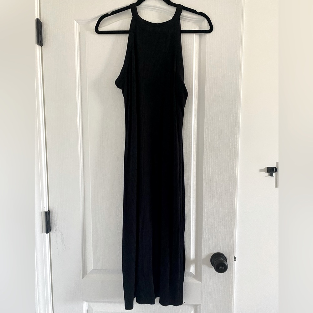 Black ribbed dress